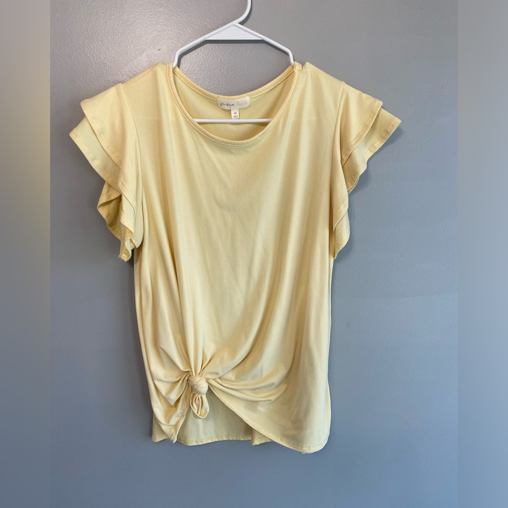 Perfect Peach boutique women’s blouse- size medium.